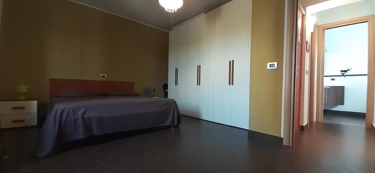 Vila 8 Via V. Monti Loiri Porto San Paolo Exteriér fotografie