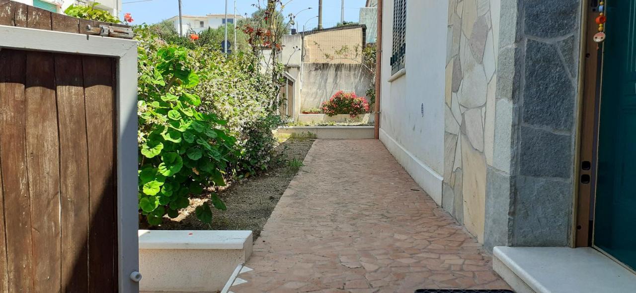 Vila 8 Via V. Monti Loiri Porto San Paolo Exteriér fotografie