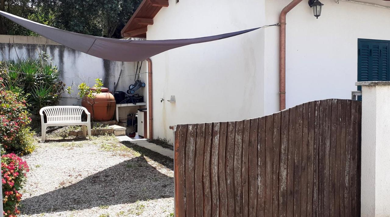Vila 8 Via V. Monti Loiri Porto San Paolo Exteriér fotografie